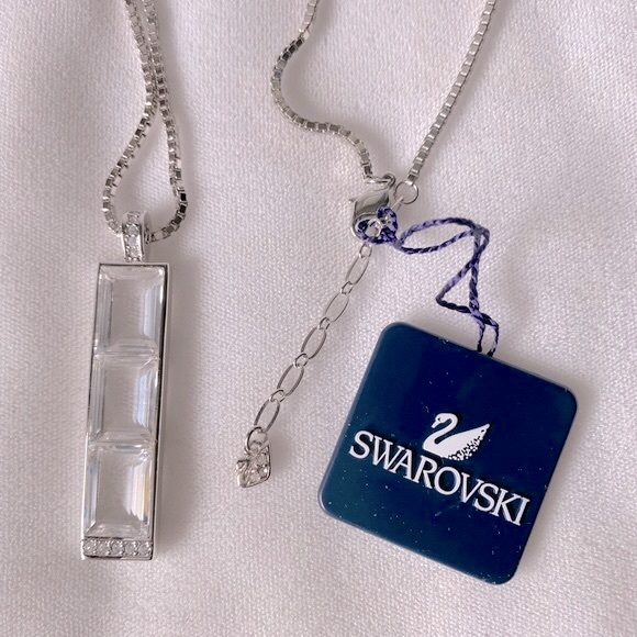 💥Host pick💥 Swarovski pendant necklace. - Picture 4 of 9